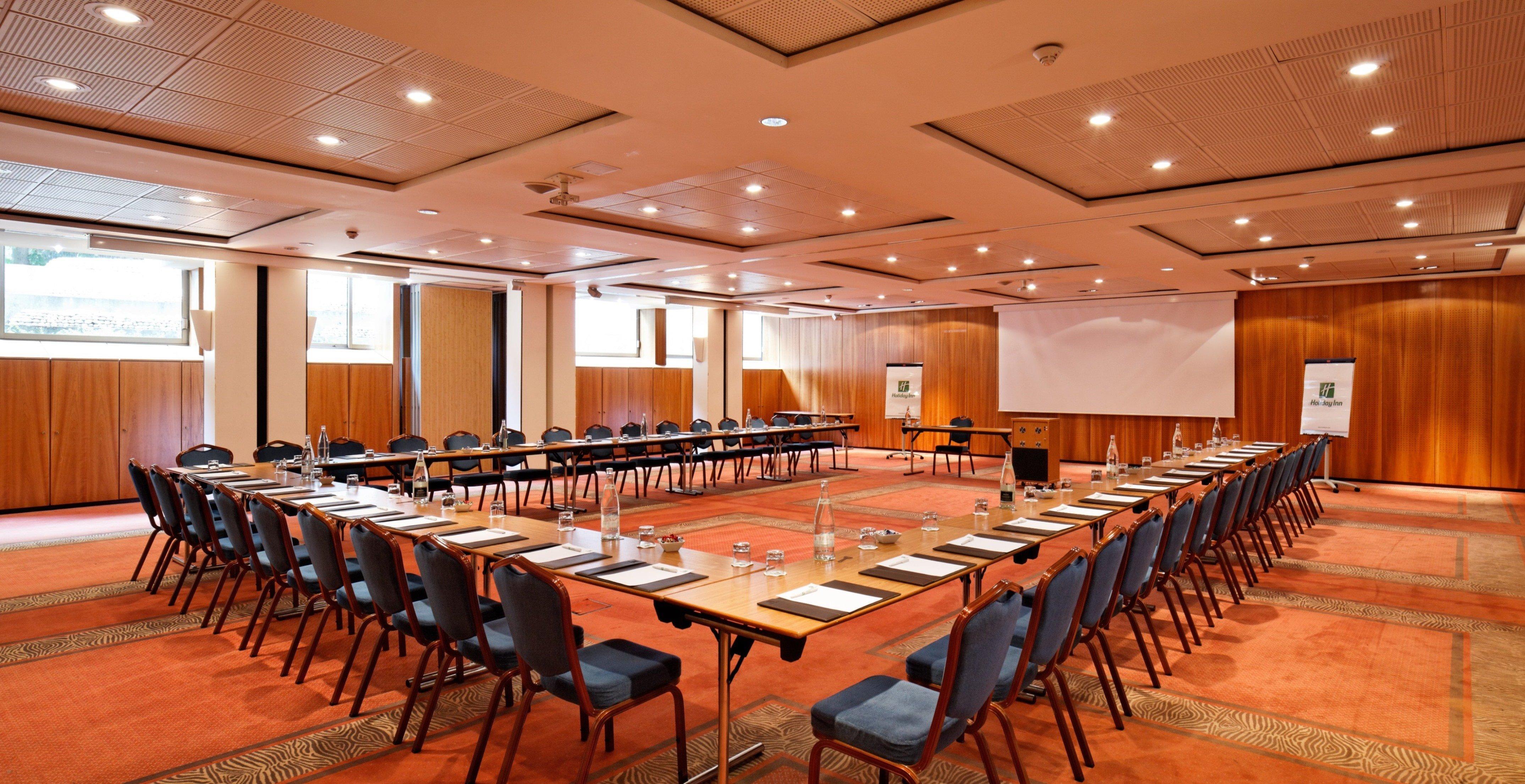Doubletree By Hilton Paris Bougival Hotel Exterior photo