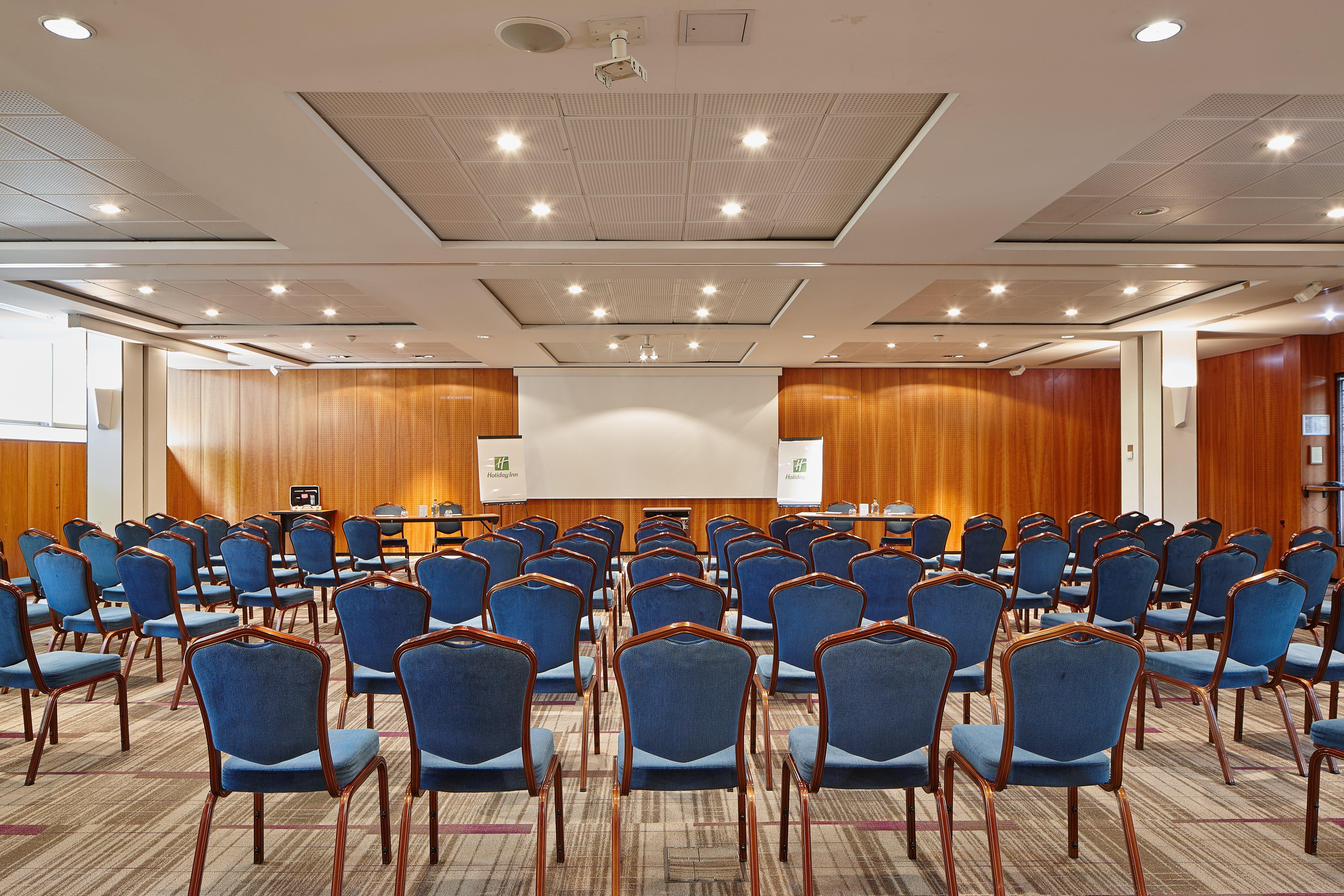 Doubletree By Hilton Paris Bougival Hotel Exterior photo