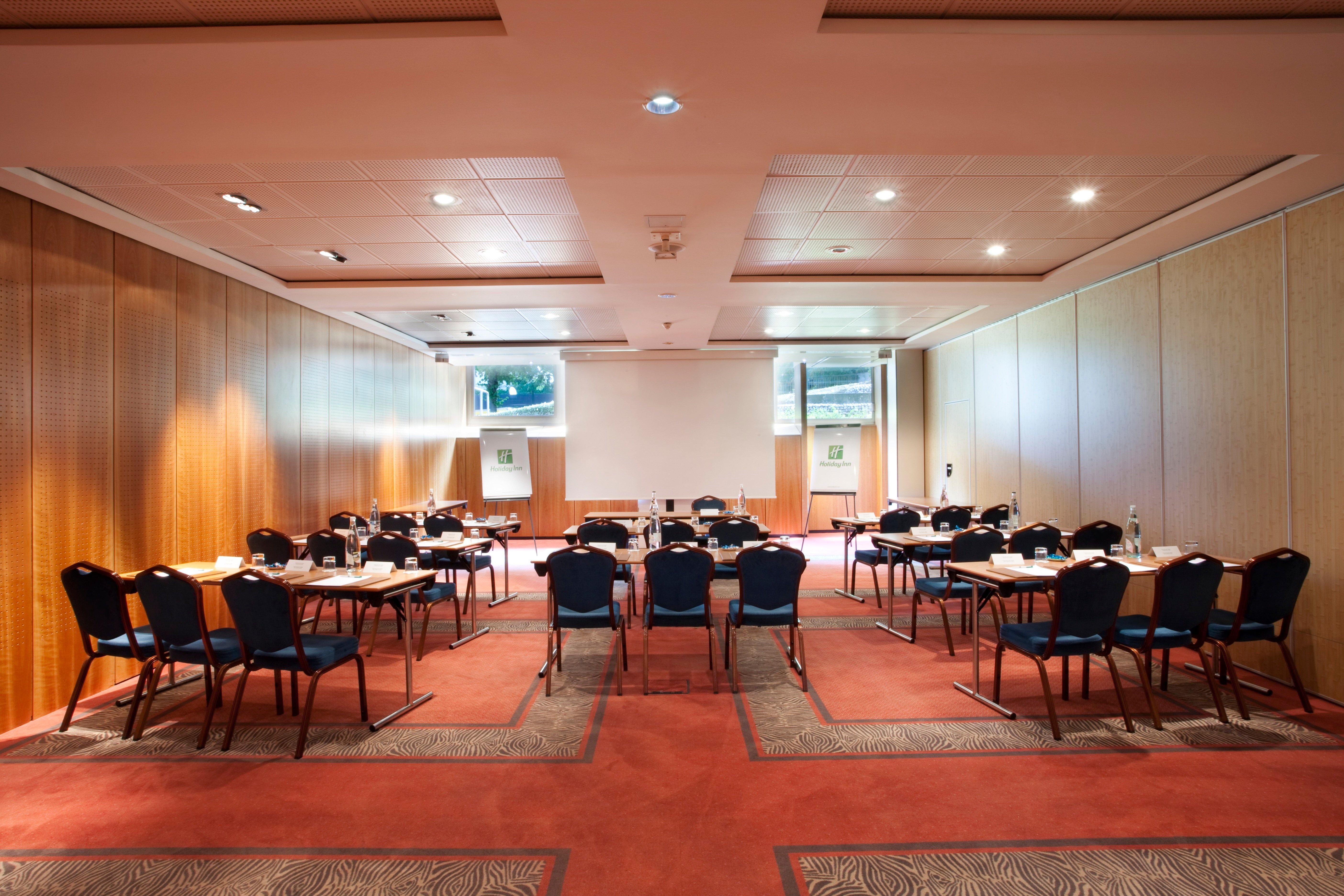 Doubletree By Hilton Paris Bougival Hotel Exterior photo