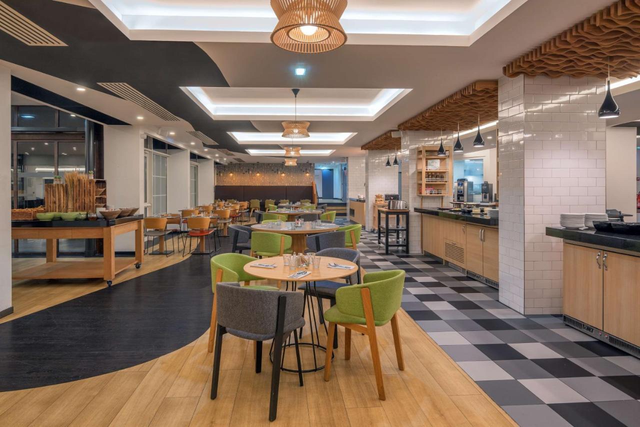 Doubletree By Hilton Paris Bougival Hotel Exterior photo