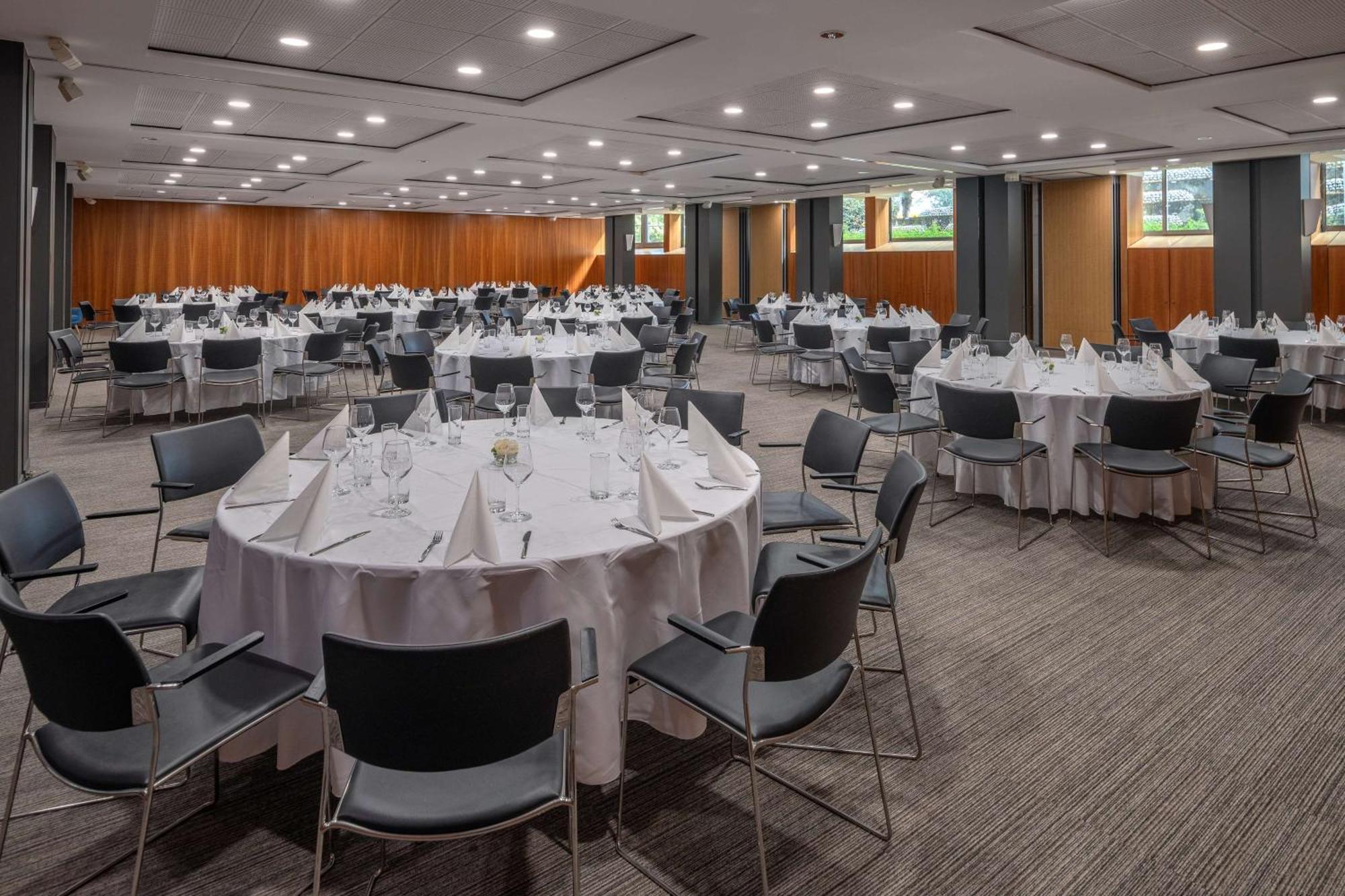 Doubletree By Hilton Paris Bougival Hotel Exterior photo